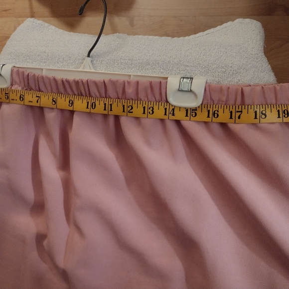 Women's pastel pink jacket & matching skirt - Picture 10 of 12